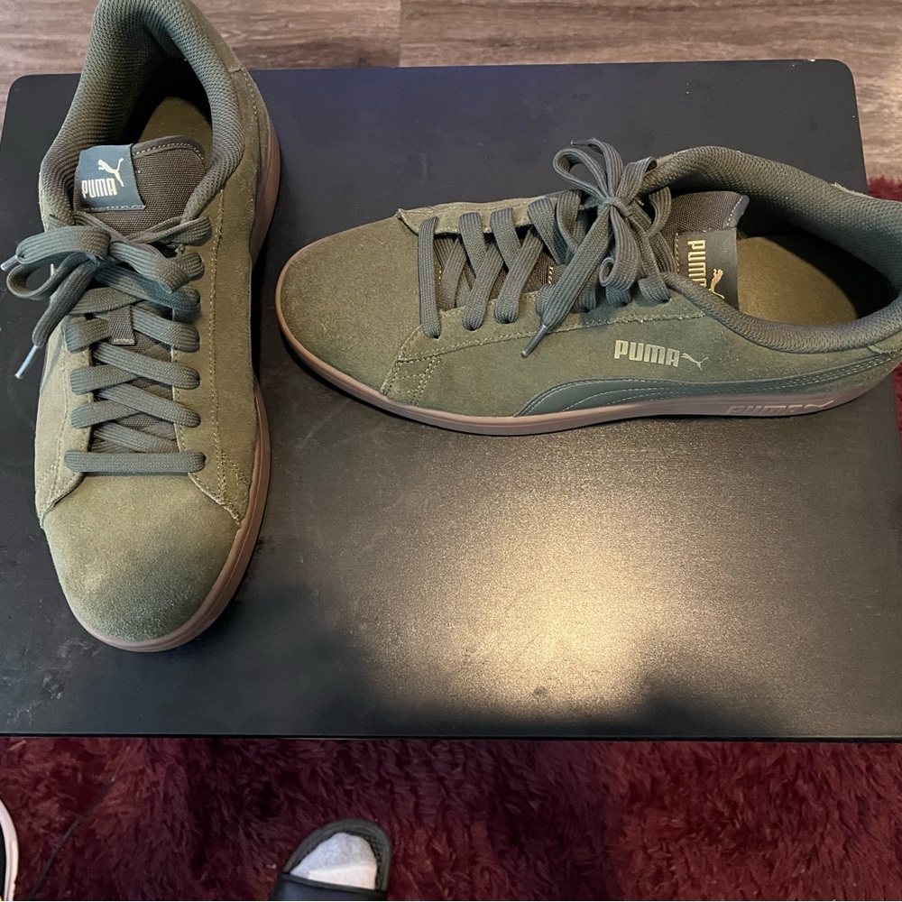 PUMA Men's Forest Green Sneakers